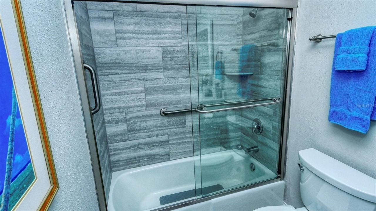 1255 E Peppertree Drive, Unit 305, Sarasota, FL 34242 Photo