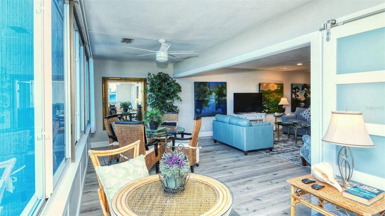 1255 E Peppertree Drive, Unit 305, Sarasota, FL 34242 Photo