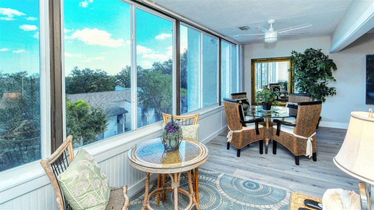 1255 E Peppertree Drive, Unit 305, Sarasota, FL 34242 Photo