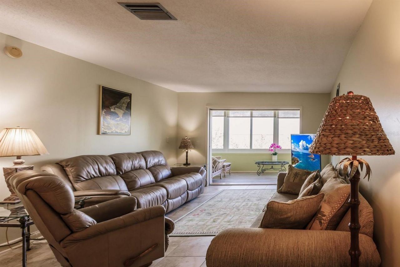 1255 E Peppertree Drive, Unit 306, Sarasota, FL 34242 Photo