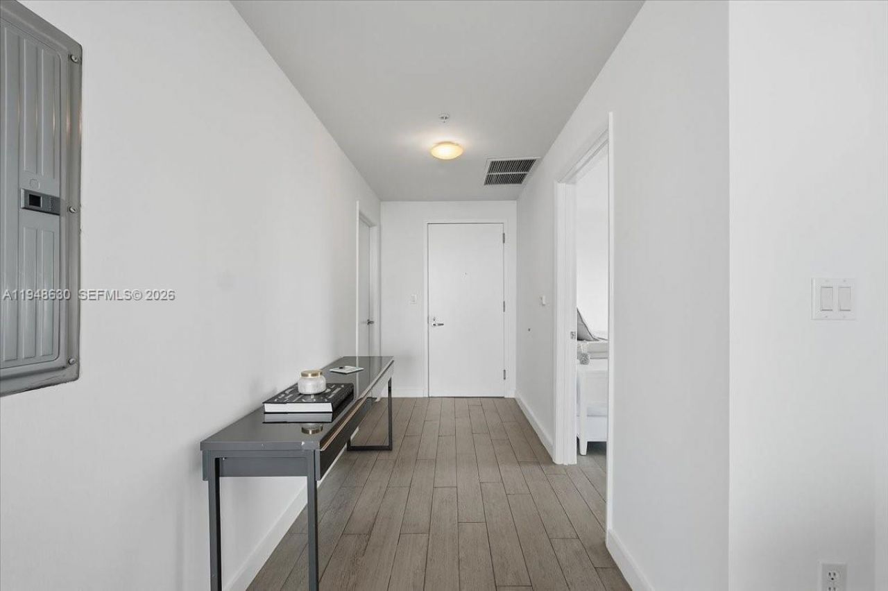 1900 N Bayshore Dr , Unit 1518, Miami, FL 33132 Photo