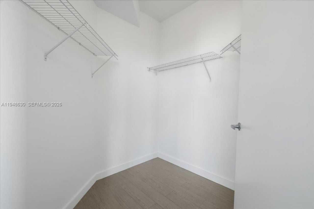 1900 N Bayshore Dr , Unit 1518, Miami, FL 33132 Photo