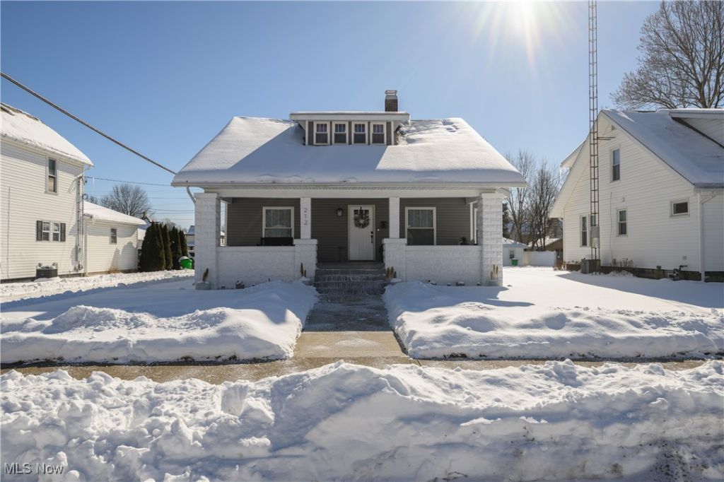 212 E 11th Street, Dover, OH 44622 Main Photo