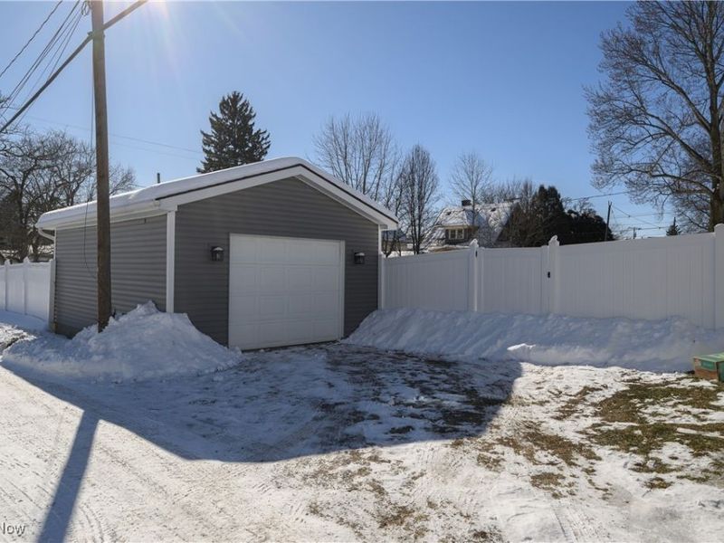 212 E 11th Street, Dover, OH 44622 Photo 25