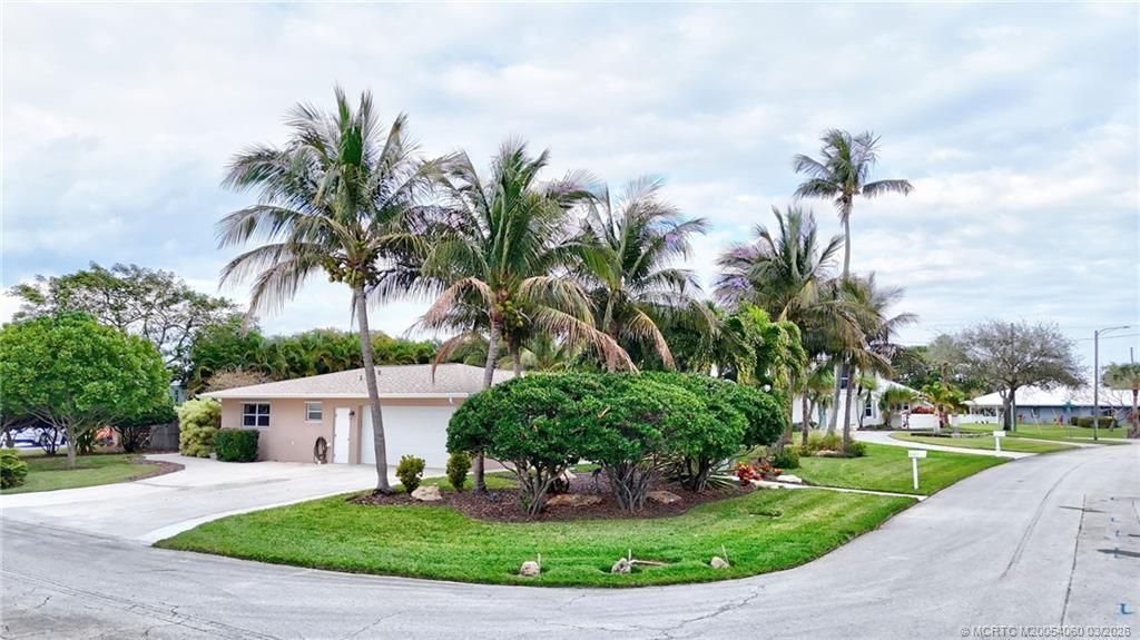 1642 Thumb Point Drive, Fort Pierce, FL 34949 Photo