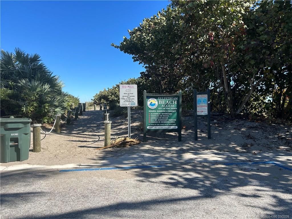 1642 Thumb Point Drive, Fort Pierce, FL 34949 Photo