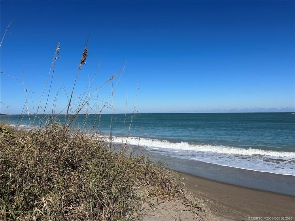 1642 Thumb Point Drive, Fort Pierce, FL 34949 Photo