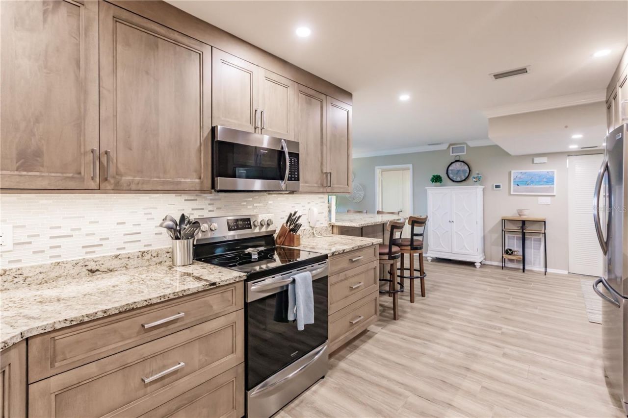 1200 E Peppertree Lane, Unit 602, Sarasota, FL 34242 Photo