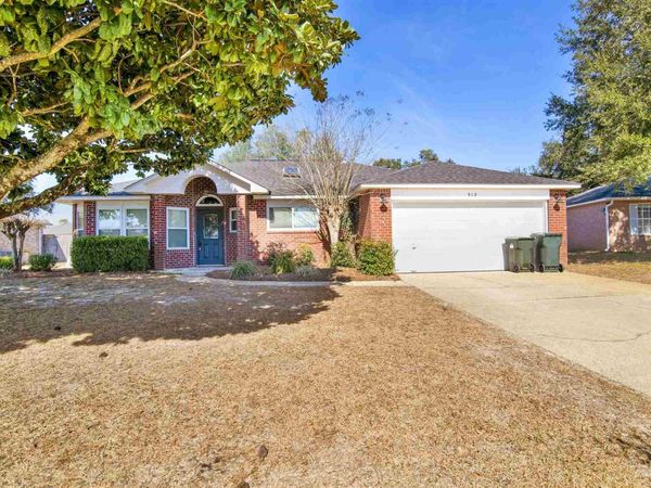 512 Batten Blvd, Pensacola, FL 32507