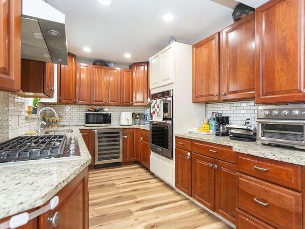 10 Dell St, Malden, MA 02148