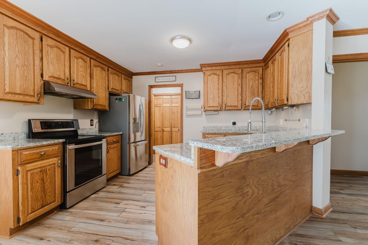 7050 Old State Road Photo 15