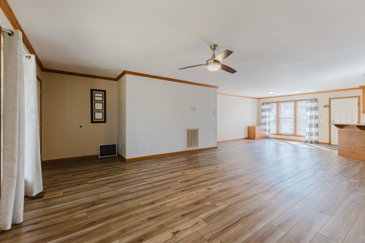 7050 Old State Road Photo 22