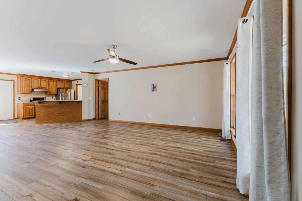 7050 Old State Road Photo 23