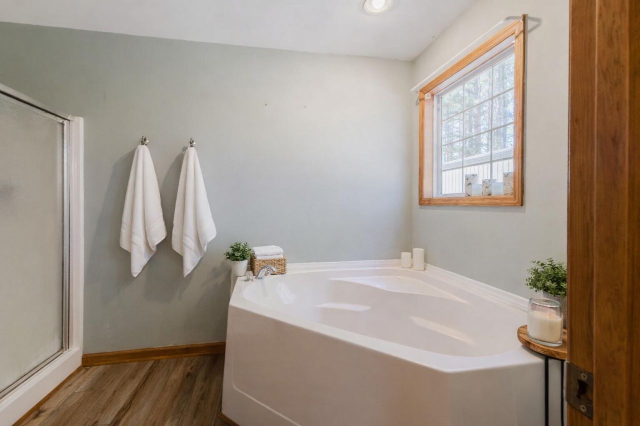 7050 Old State Road Photo 27