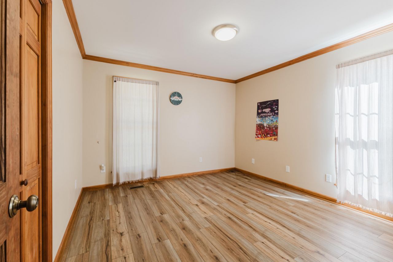 7050 Old State Road Photo 31