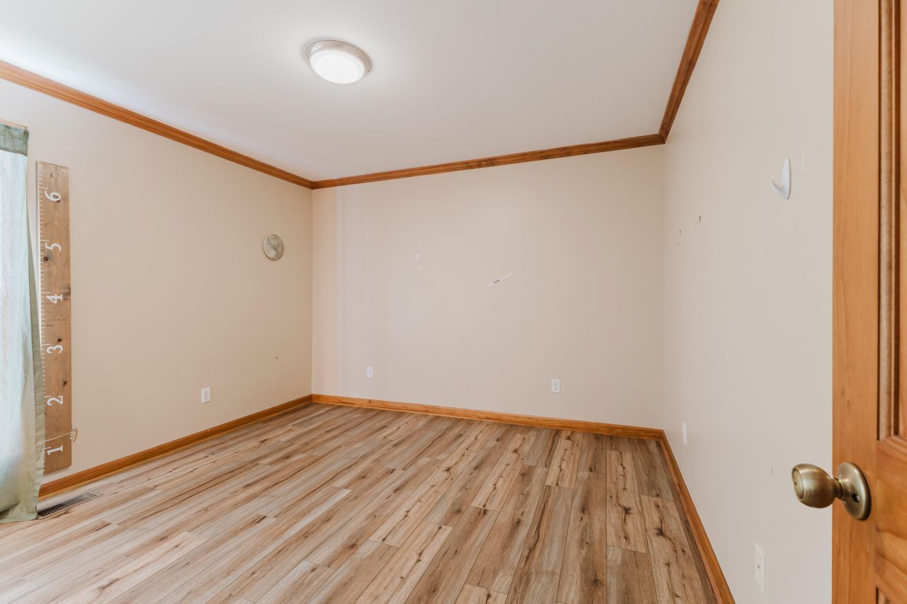 7050 Old State Road Photo 34