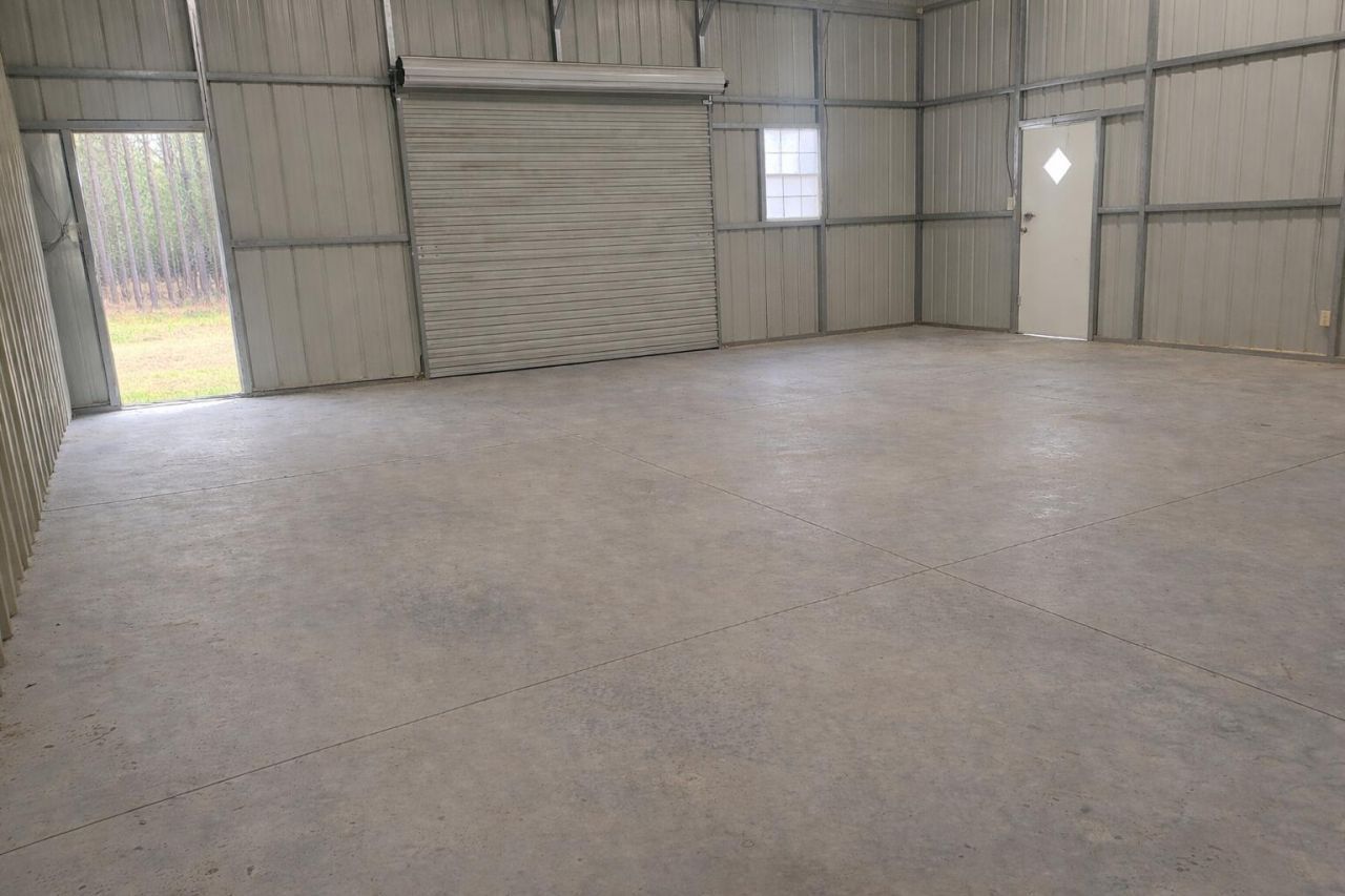 7050 Old State Road Photo 37