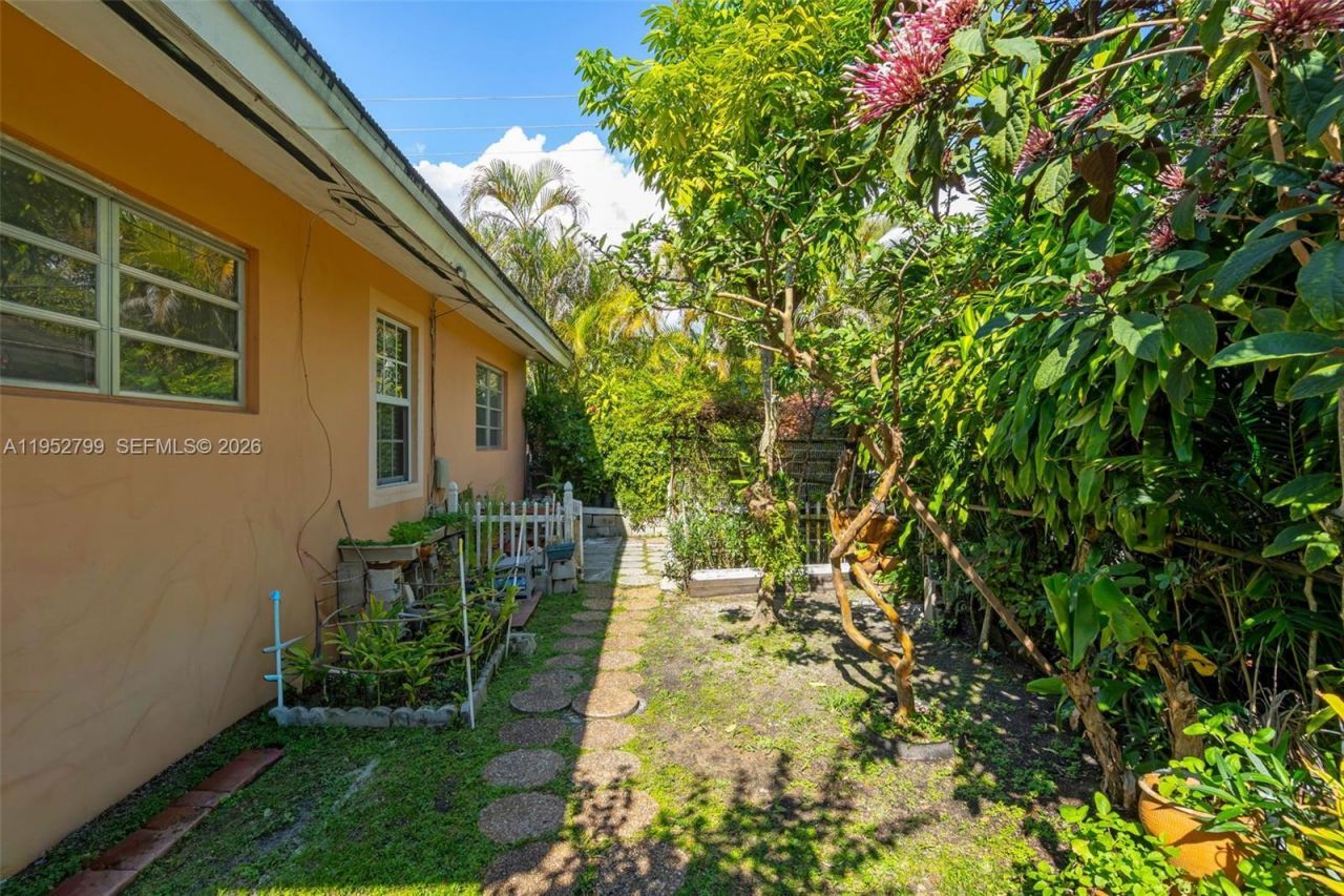 1230 Bird Road, Coral Gables, FL 33146 Photo