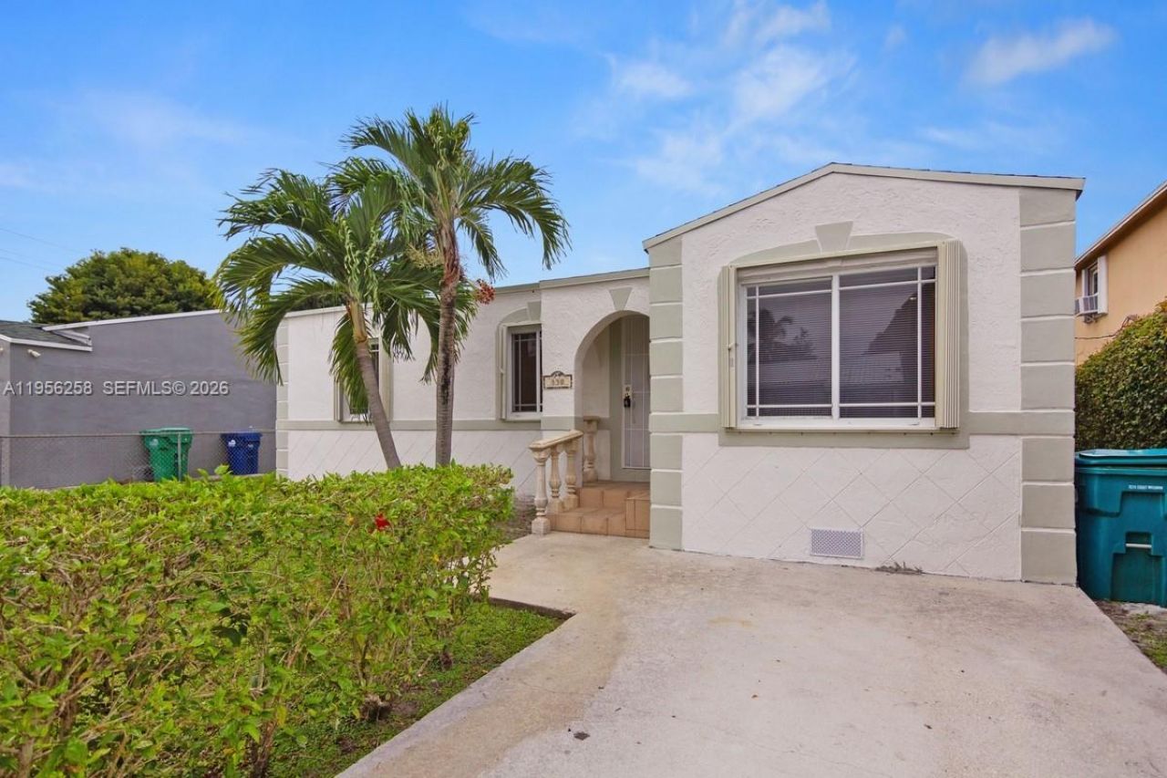 830 NW 74th St, Miami, FL 33150 Photo