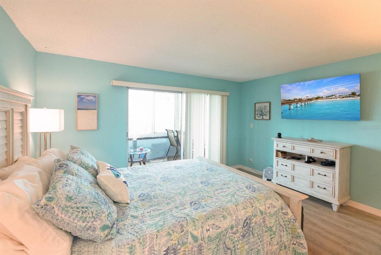 1255 E Peppertree Drive, Unit 501, Sarasota, FL 34242 Photo