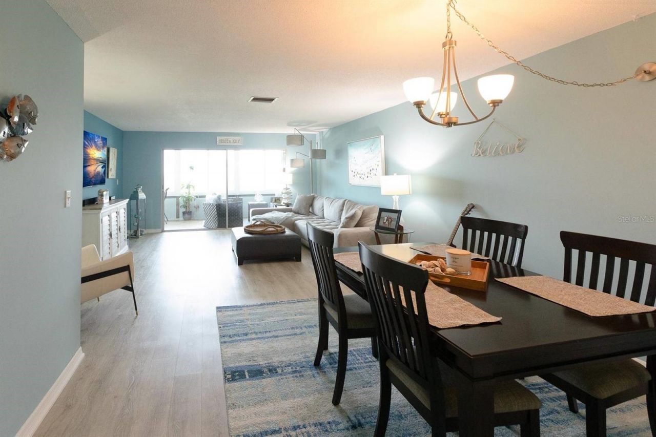 1255 E Peppertree Drive, Unit 501, Sarasota, FL 34242 Photo