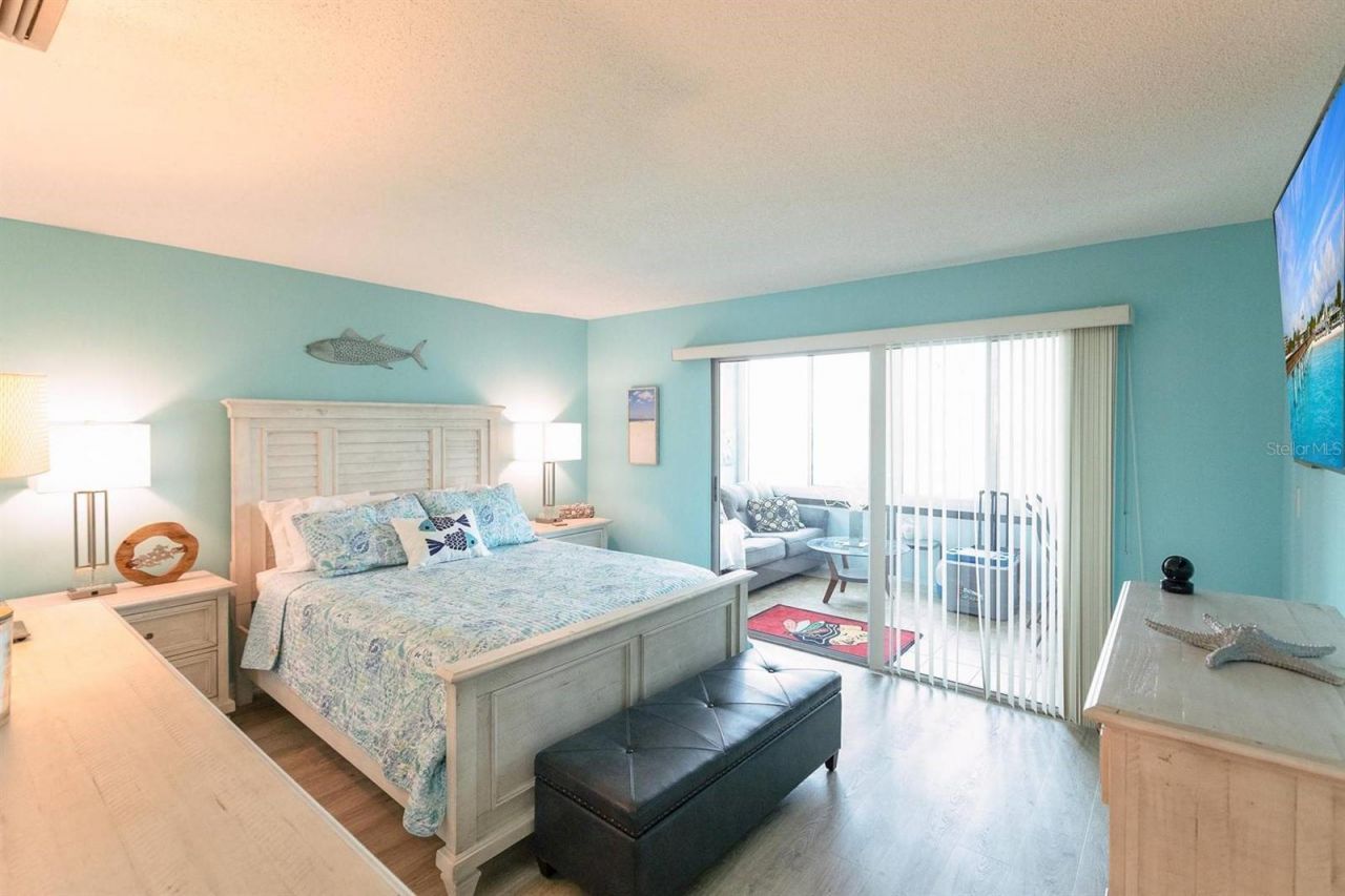 1255 E Peppertree Drive, Unit 501, Sarasota, FL 34242 Photo