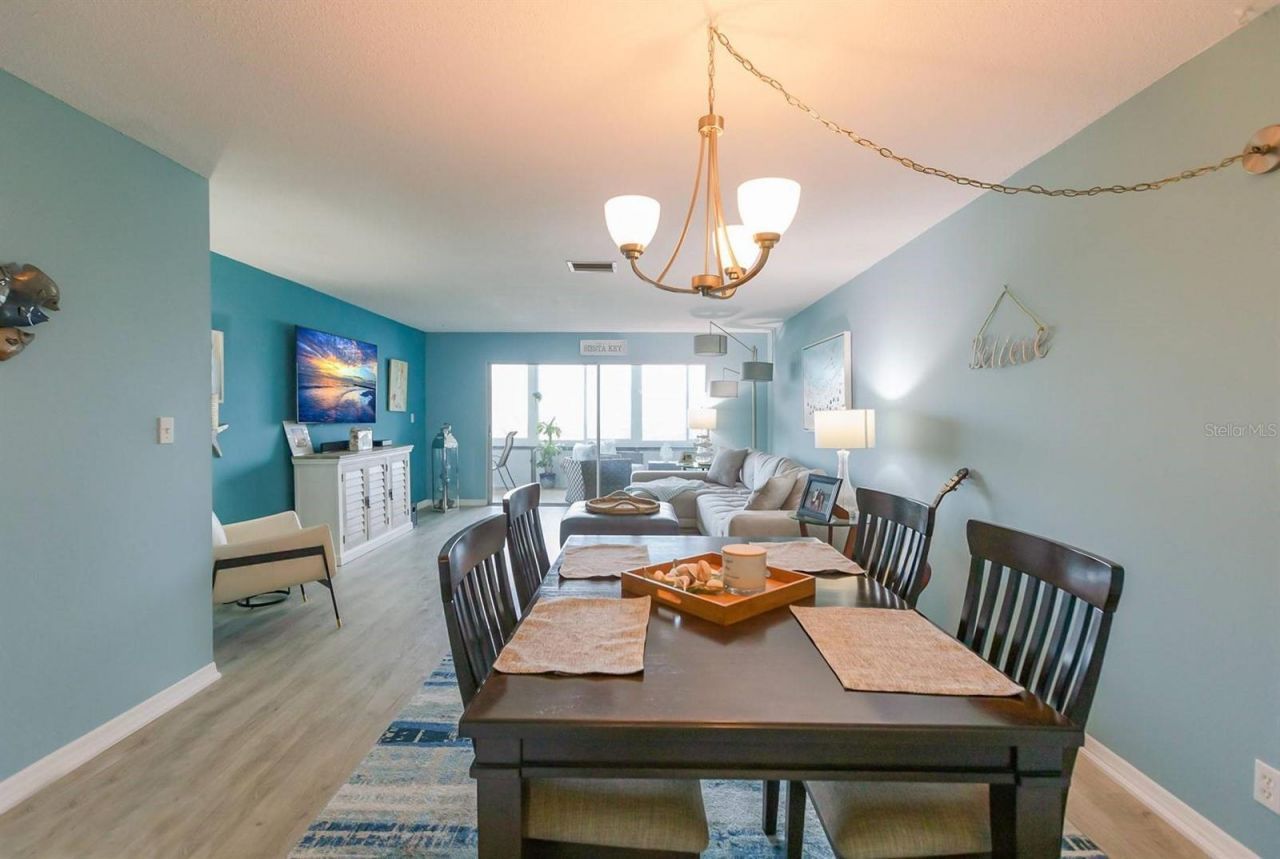 1255 E Peppertree Drive, Unit 501, Sarasota, FL 34242 Photo