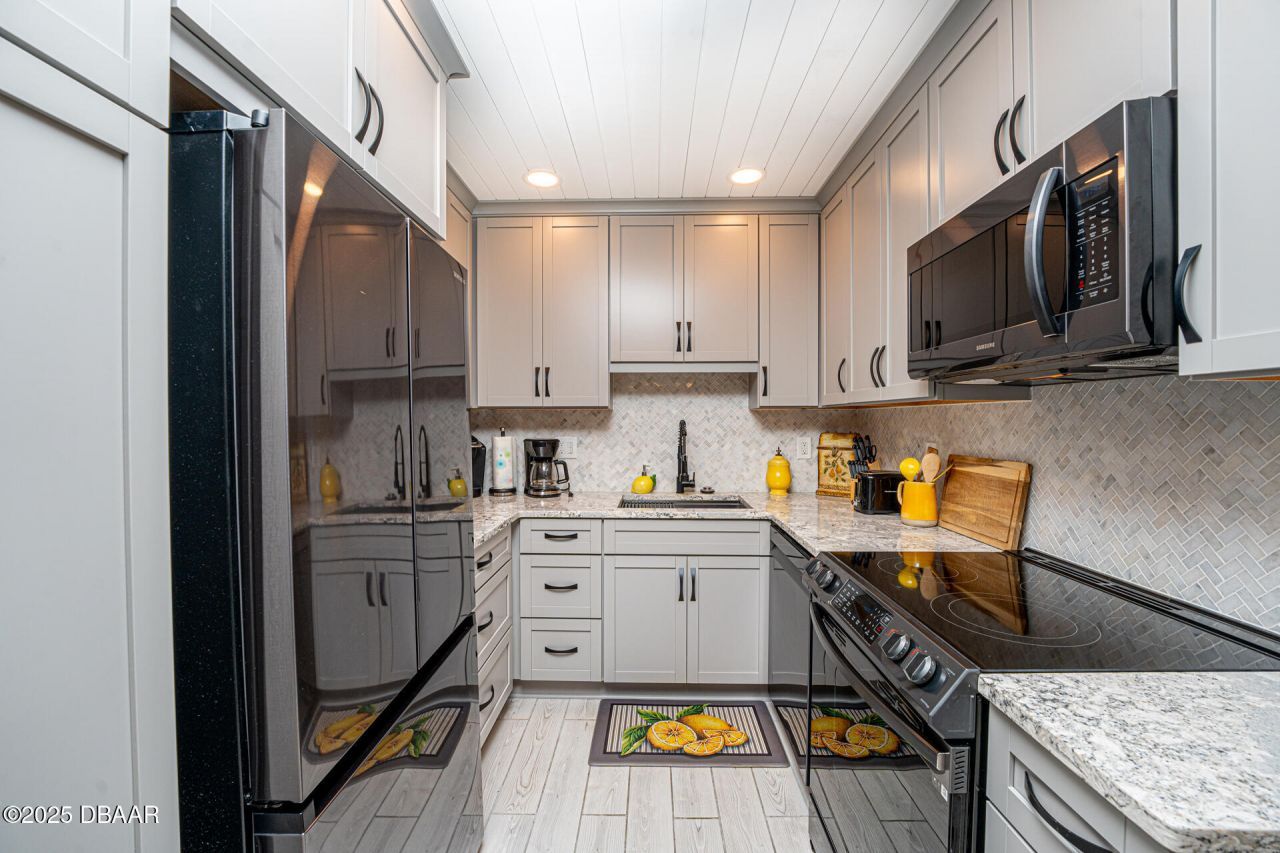 3800 Saxon Drive, Unit 150, New Smyrna Beach, FL 32169 Photo