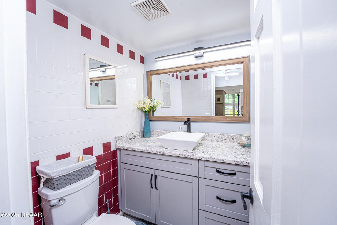 3800 Saxon Drive, Unit 150, New Smyrna Beach, FL 32169 Photo