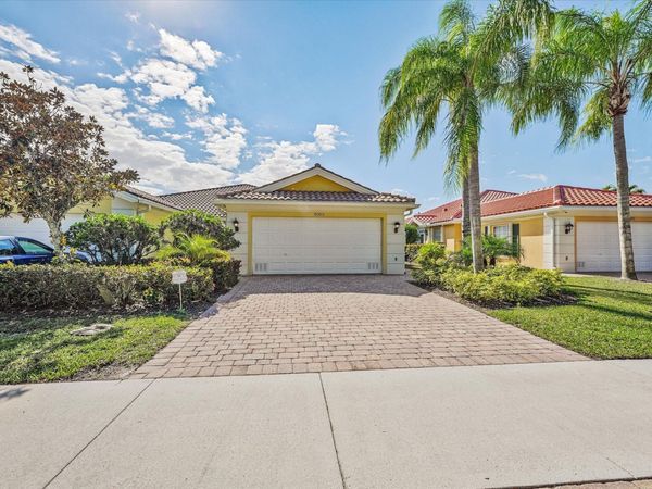 5063 Magnolia Bay Circle, Palm Beach Gardens, FL 33418