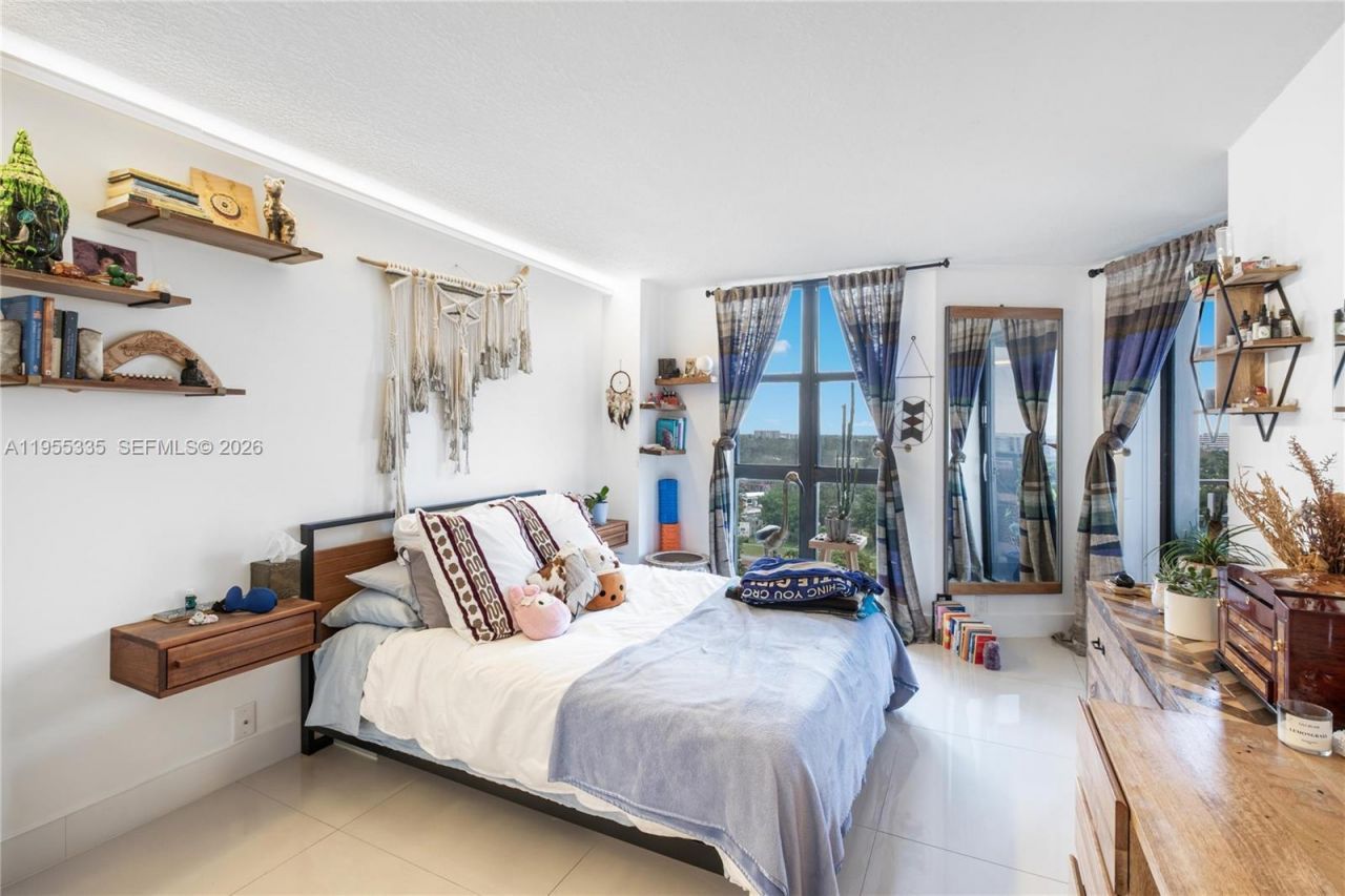 1000 Quayside Ter, Unit 1107, Miami, FL 33138 Photo