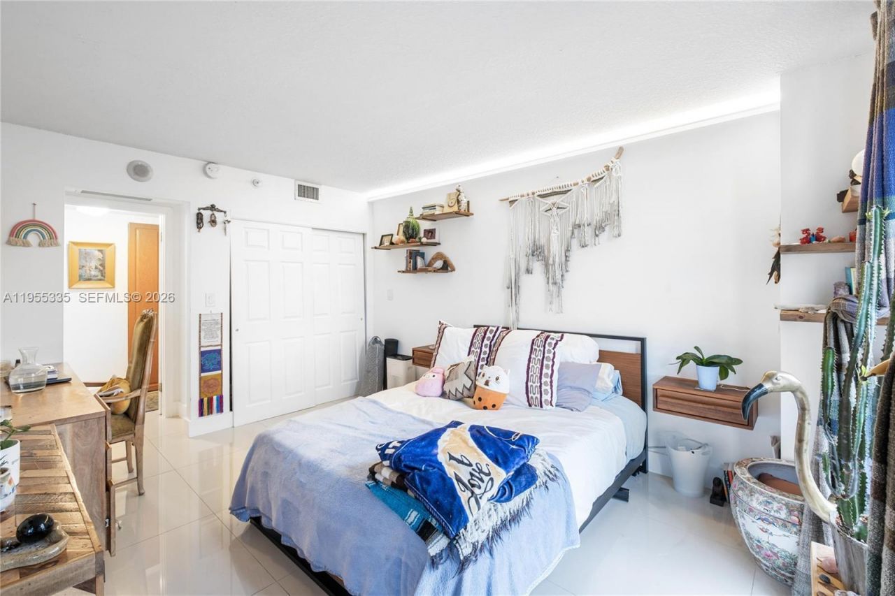 1000 Quayside Ter, Unit 1107, Miami, FL 33138 Photo