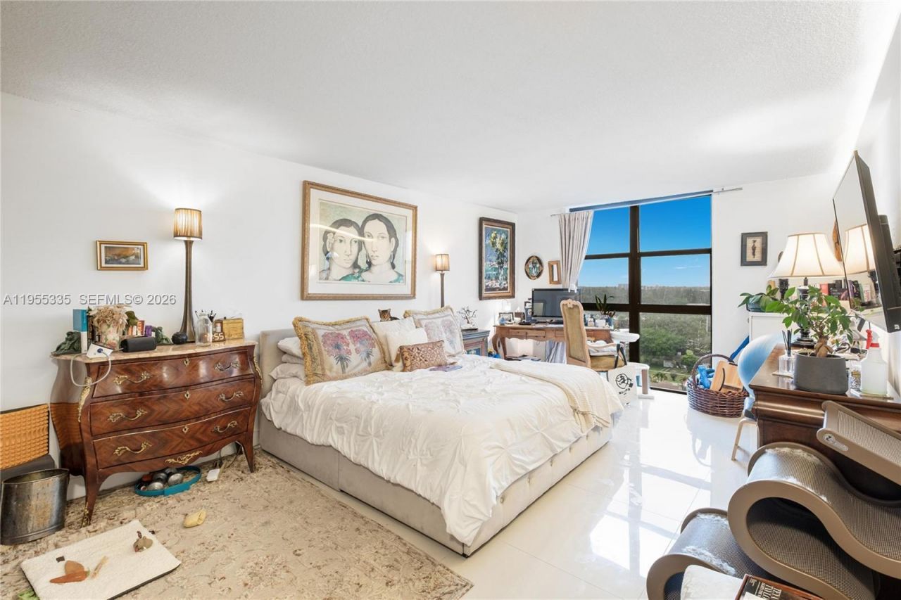 1000 Quayside Ter, Unit 1107, Miami, FL 33138 Photo