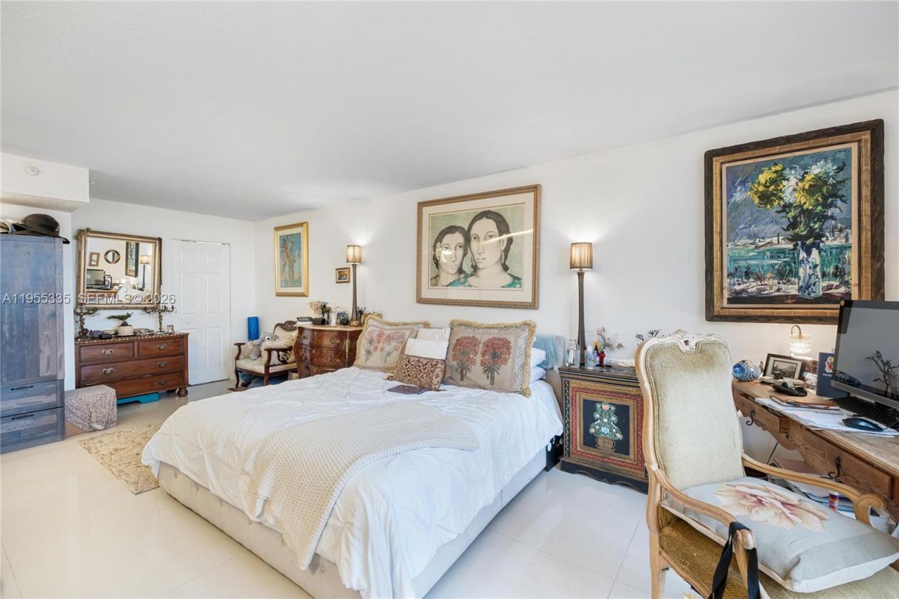 1000 Quayside Ter, Unit 1107, Miami, FL 33138 Photo