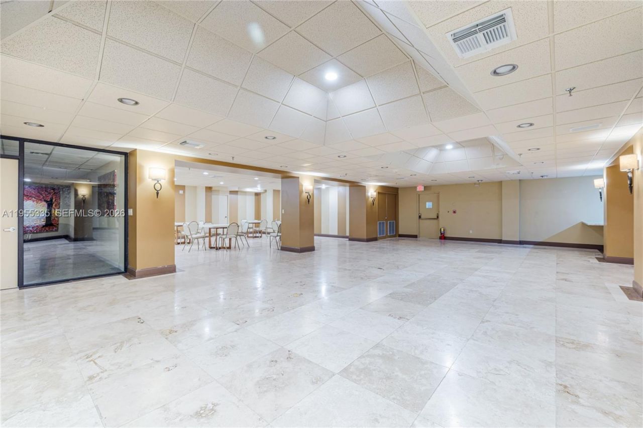 1000 Quayside Ter, Unit 1107, Miami, FL 33138 Photo