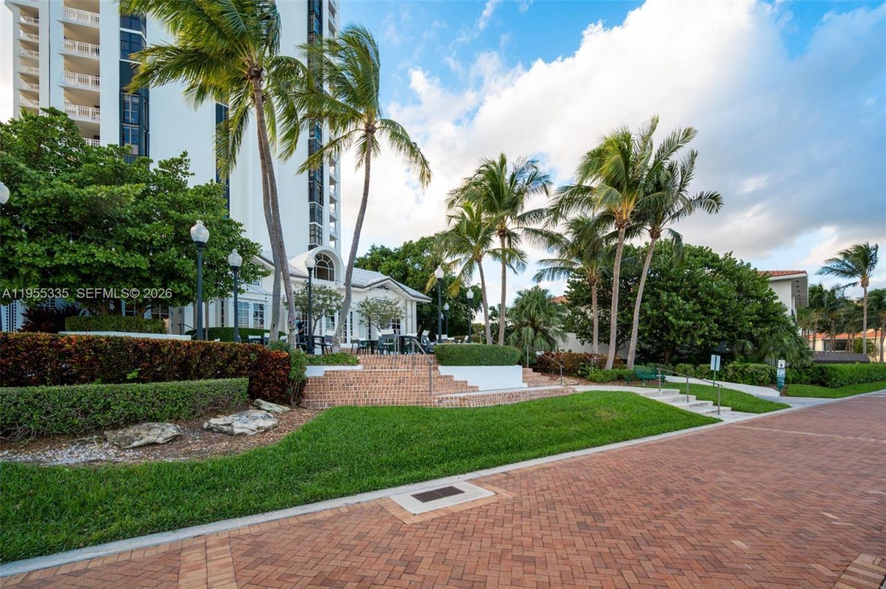 1000 Quayside Ter, Unit 1107, Miami, FL 33138 Photo