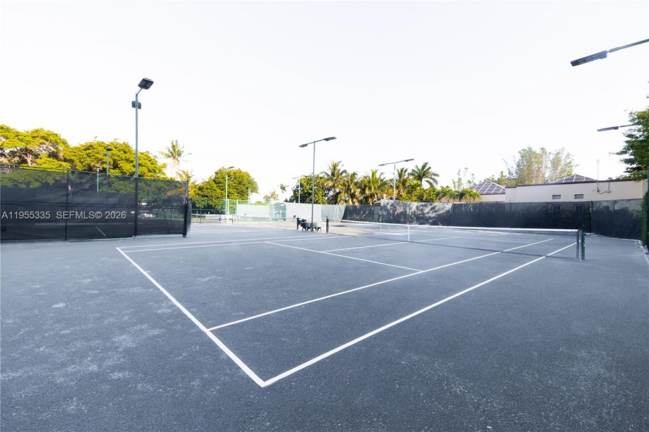 1000 Quayside Ter, Unit 1107, Miami, FL 33138 Photo