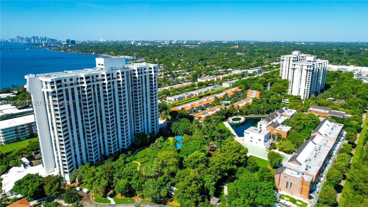 1000 Quayside Ter, Unit 1107, Miami, FL 33138 Photo