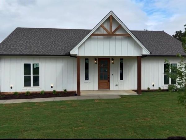 518 Strong Street, Bowie, TX 76230