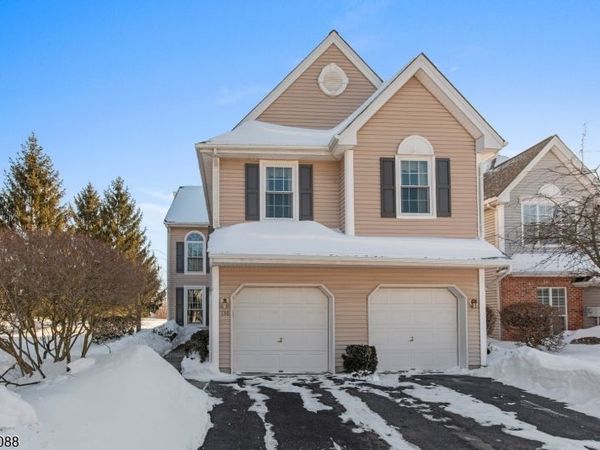 136 Crestview Ln, Mount Arlington, NJ 07856