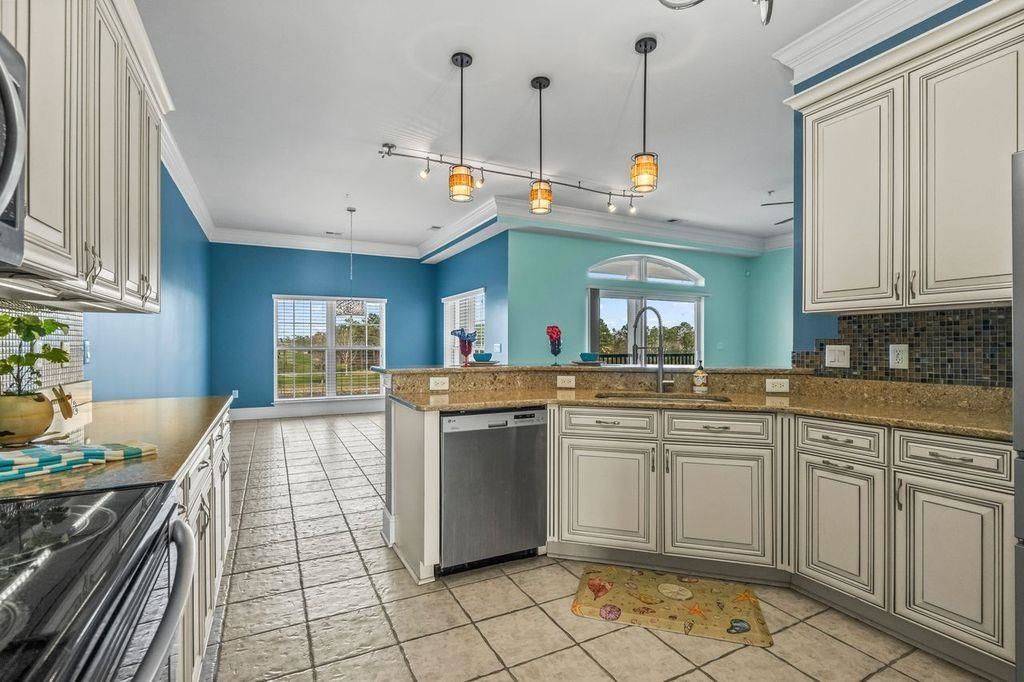 265 Venice Way Photo 11