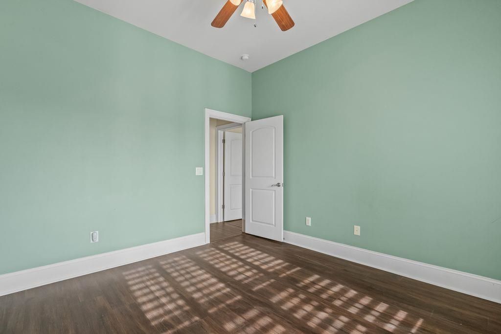 265 Venice Way Photo 27