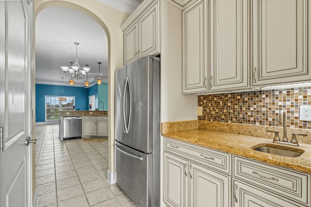 265 Venice Way Photo 29