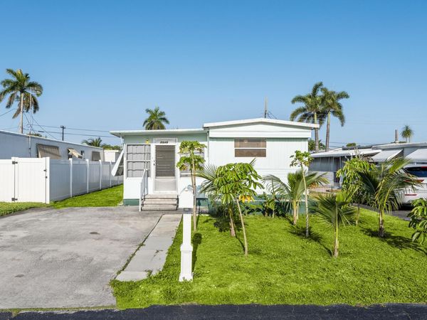 8949 Oak Street, Boynton Beach, FL 33436