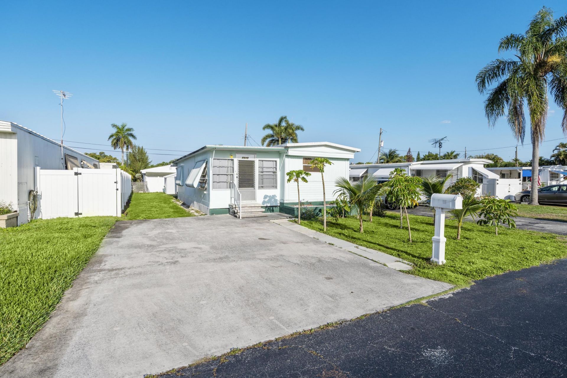 8949 Oak Street, Boynton Beach, FL 33436 Photo