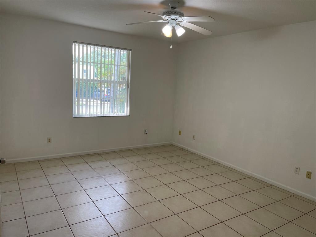 713 NE 4th Street, Hallandale Beach, FL 33009 Photo