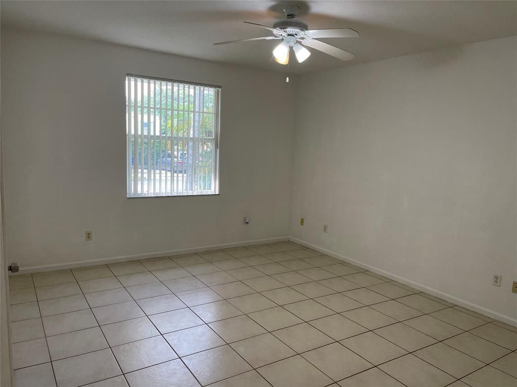 713 NE 4th Street, Hallandale Beach, FL 33009 Photo