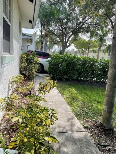 713 NE 4th Street, Hallandale Beach, FL 33009 Photo