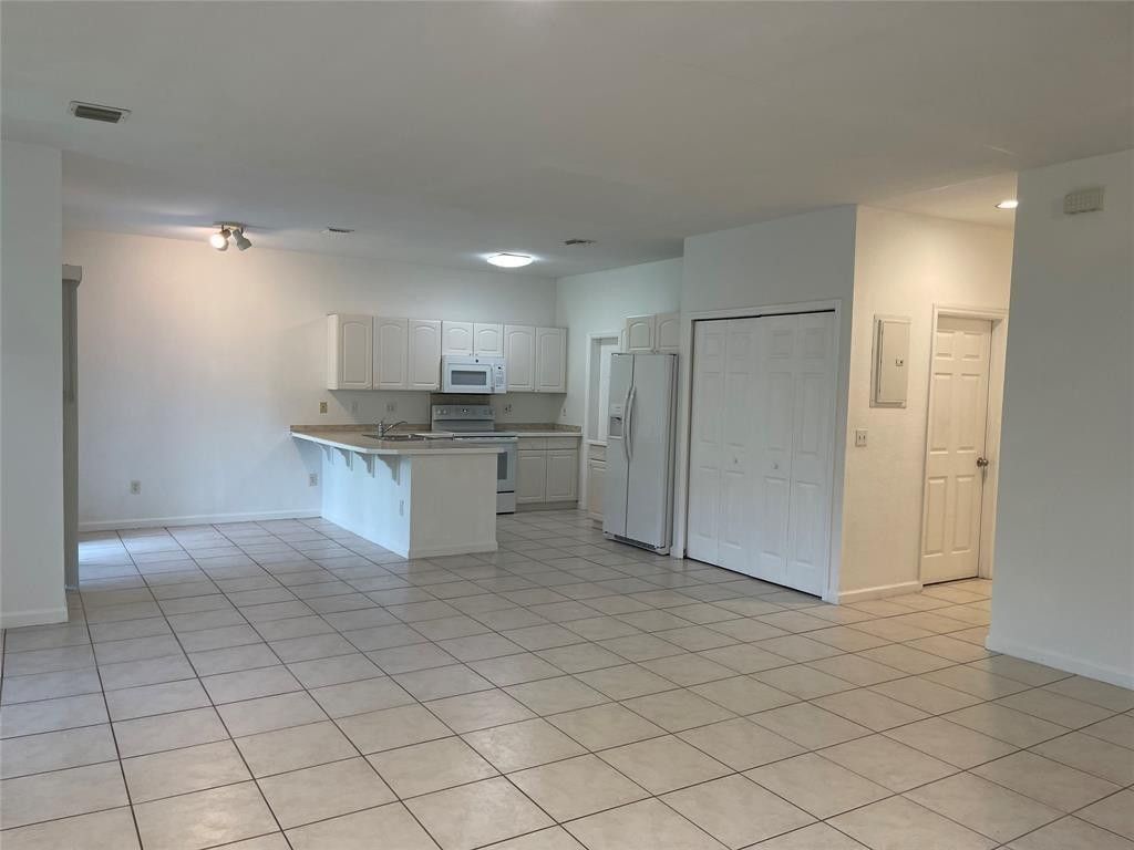 713 NE 4th Street, Hallandale Beach, FL 33009 Photo