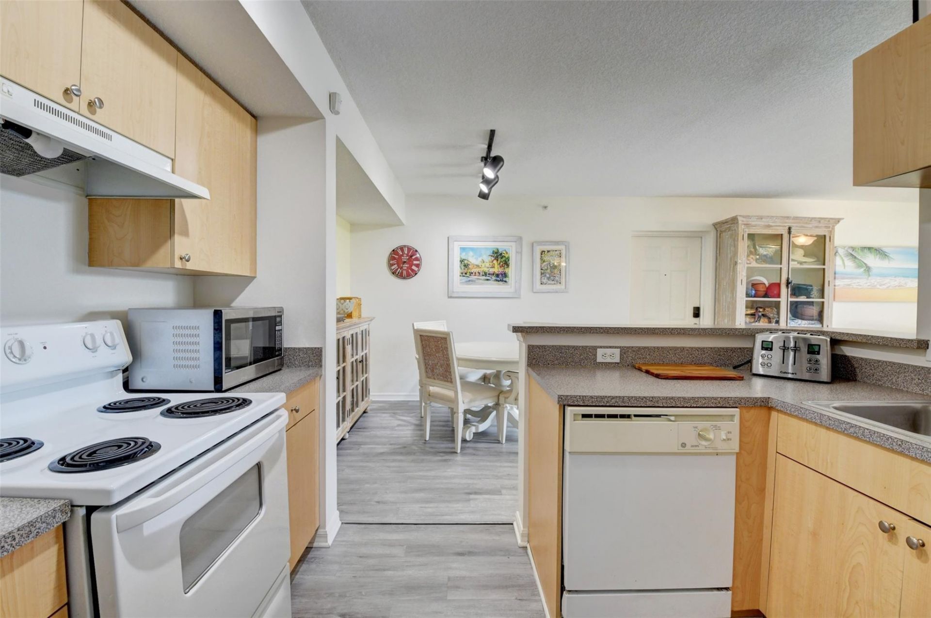 704 Villa Cir, Unit 704, Boynton Beach, FL 33435 Photo